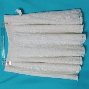 LA SCALA Women's White Lace Flare Skirt. Size XL